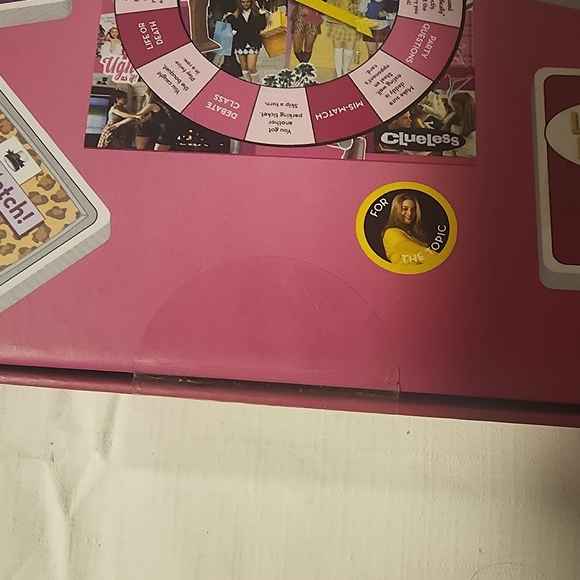 Clueless Party Game - Pink Box - Picture 4 of 4